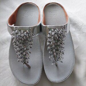 FitFlop Rumba Beaded Toe-Post Sandals Silver /Pewter with crystal-look bead Sz7